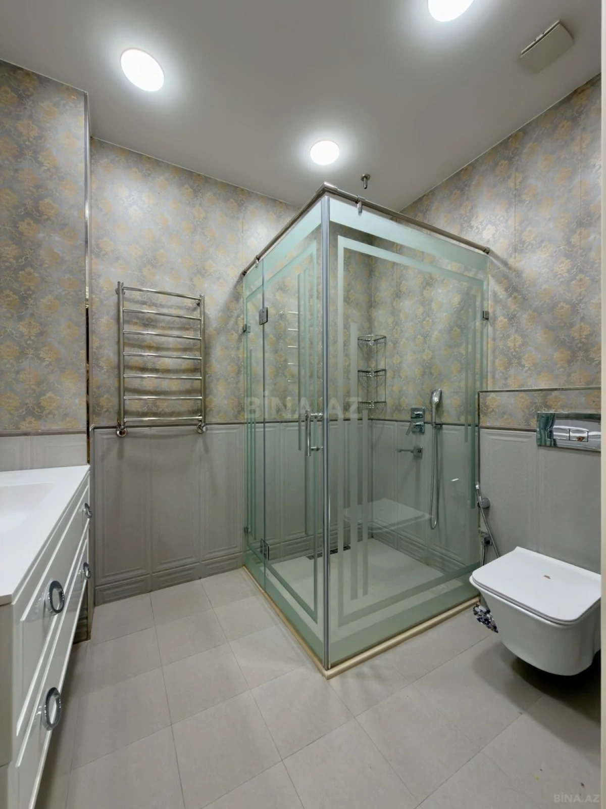 Satılır 2 otaqlı mənzil 115 m²