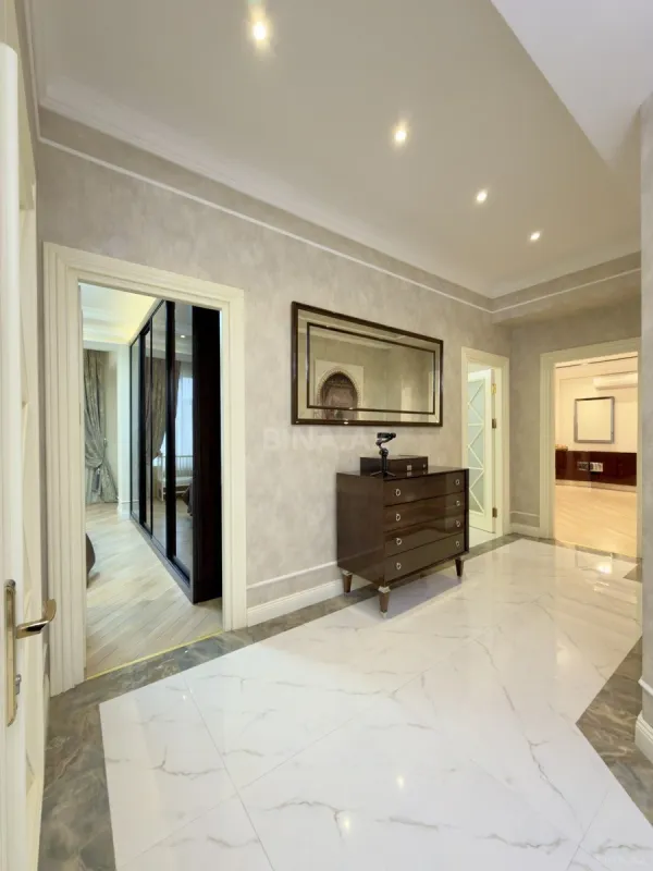 Satılır 2 otaqlı mənzil 115 m²