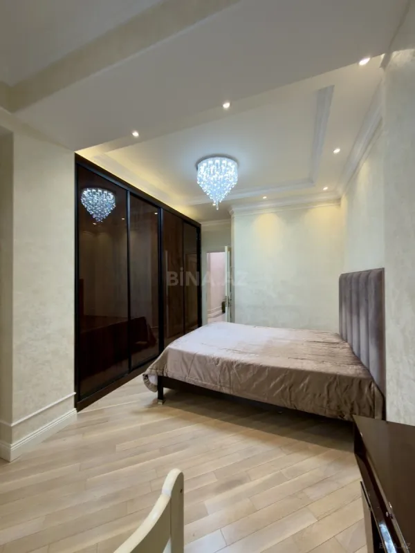 Satılır 2 otaqlı mənzil 115 m²