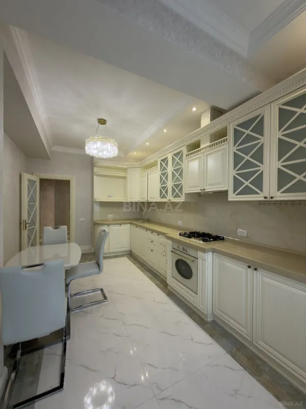 Satılır 2 otaqlı mənzil 115 m²