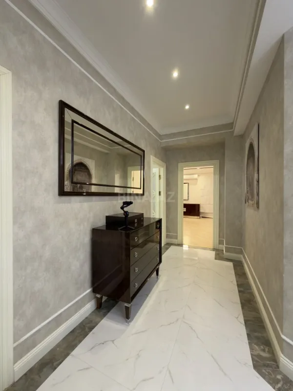 Satılır 2 otaqlı mənzil 115 m²