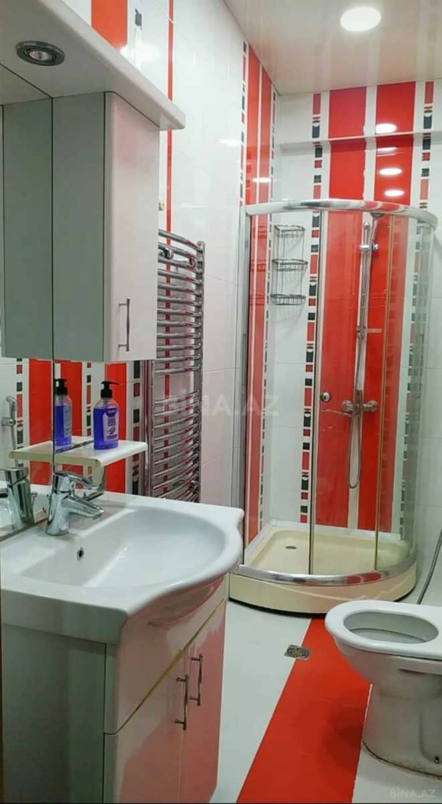 Kirayə verilir 3 otaqlı mənzil 145 m²