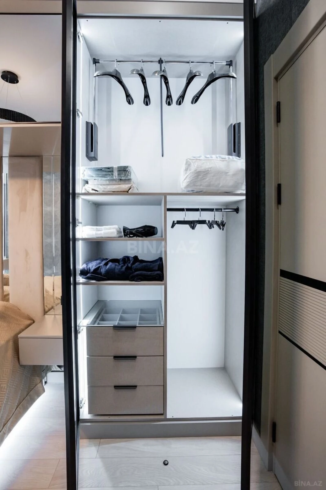 Kirayə verilir 3 otaqlı mənzil 130 m²