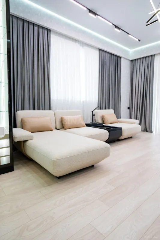 Kirayə verilir 3 otaqlı mənzil 130 m²