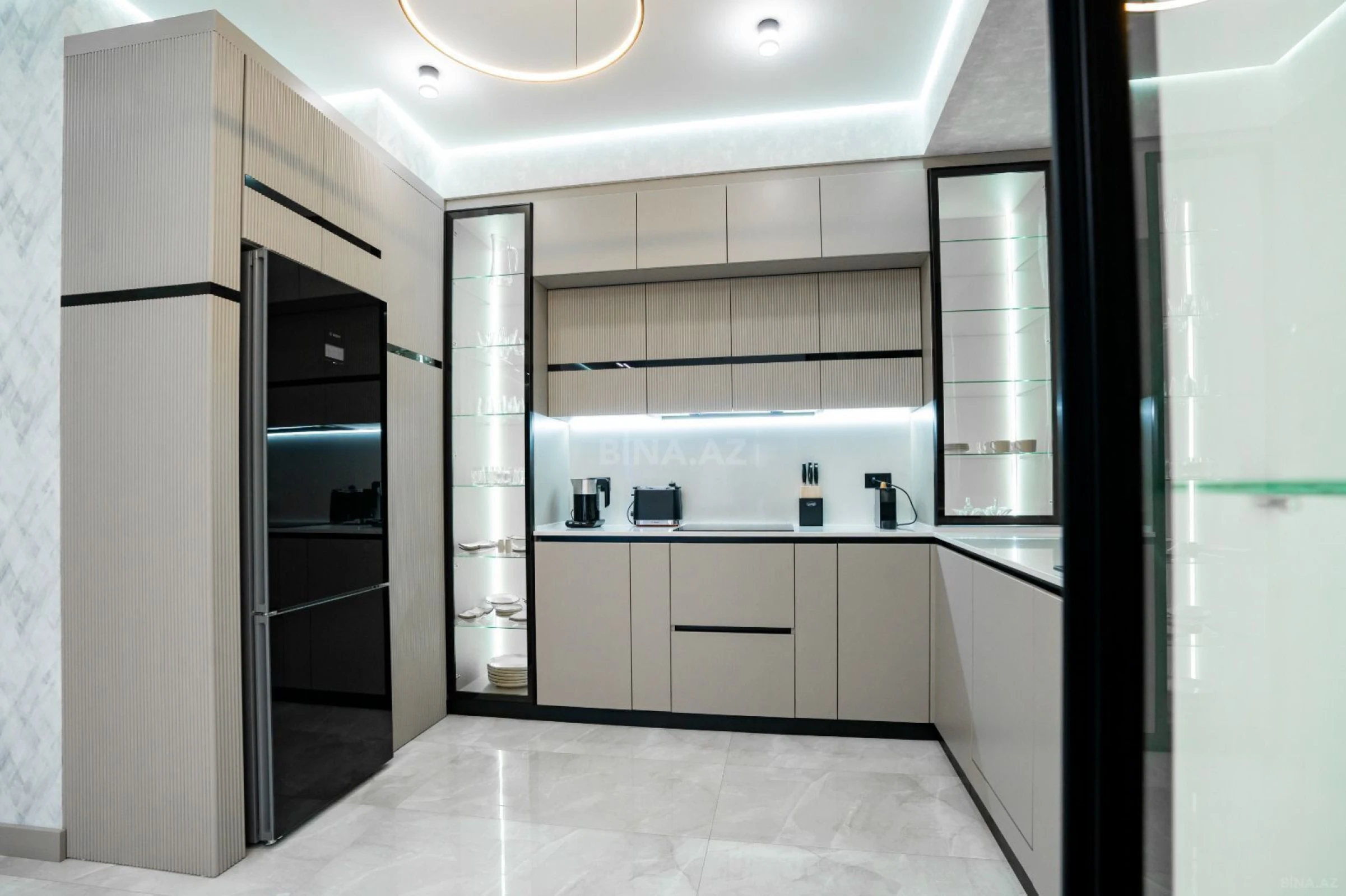 Kirayə verilir 3 otaqlı mənzil 130 m²