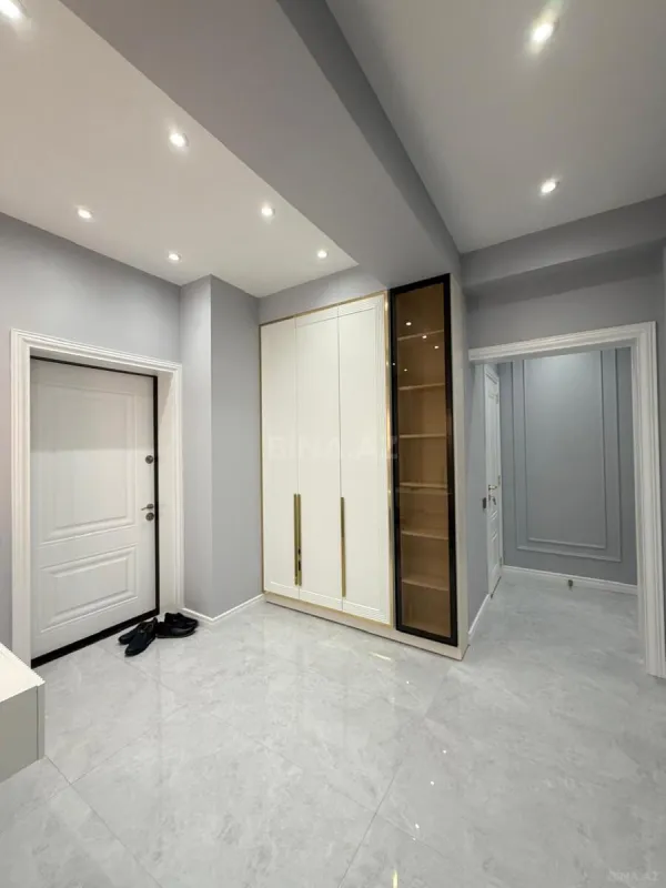 Satılır 3 otaqlı mənzil 98 m²