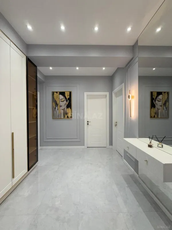 Satılır 3 otaqlı mənzil 98 m²