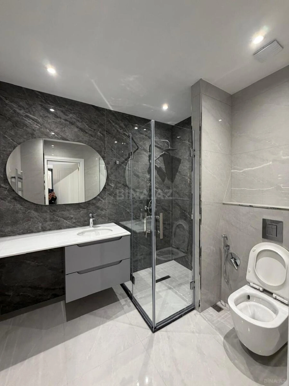 Satılır 3 otaqlı mənzil 98 m²