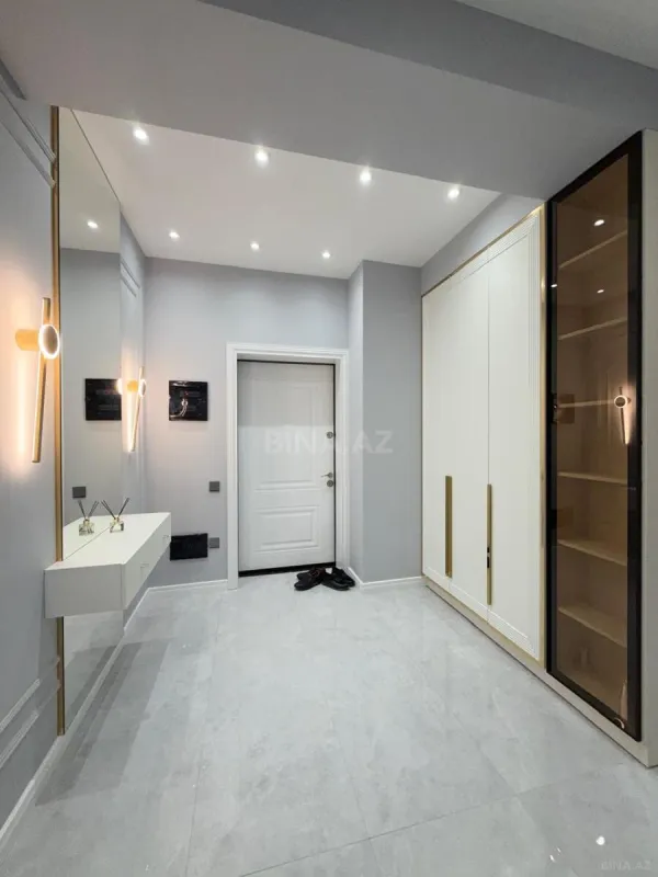 Satılır 3 otaqlı mənzil 98 m²