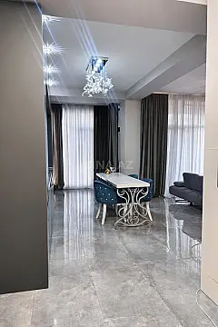 Satılır 2 otaqlı mənzil 103 m²