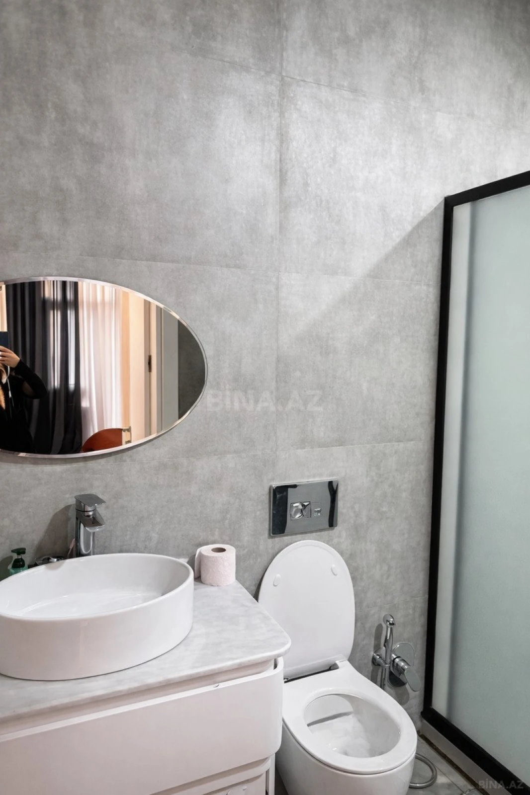 Satılır 2 otaqlı mənzil 103 m²