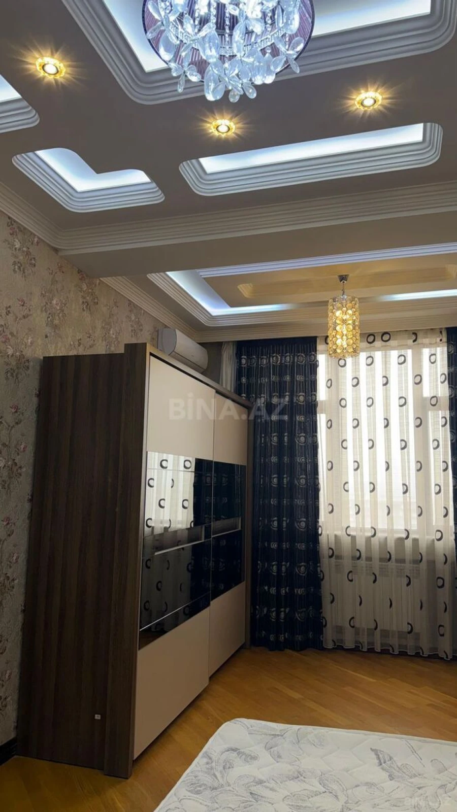 Kirayə verilir 2 otaqlı mənzil 110 m²