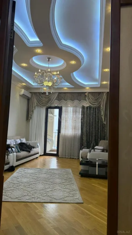 Kirayə verilir 2 otaqlı mənzil 110 m²
