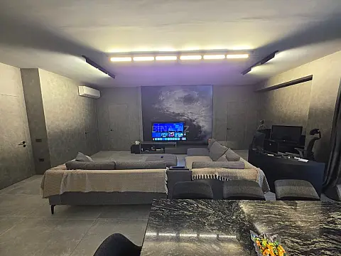 Satılır 3 otaqlı mənzil 145 m²