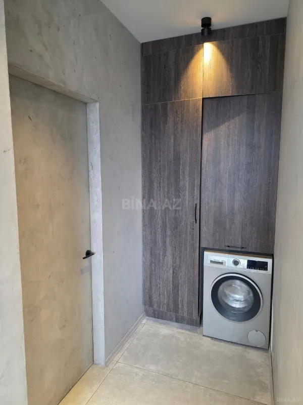 Satılır 3 otaqlı mənzil 145 m²