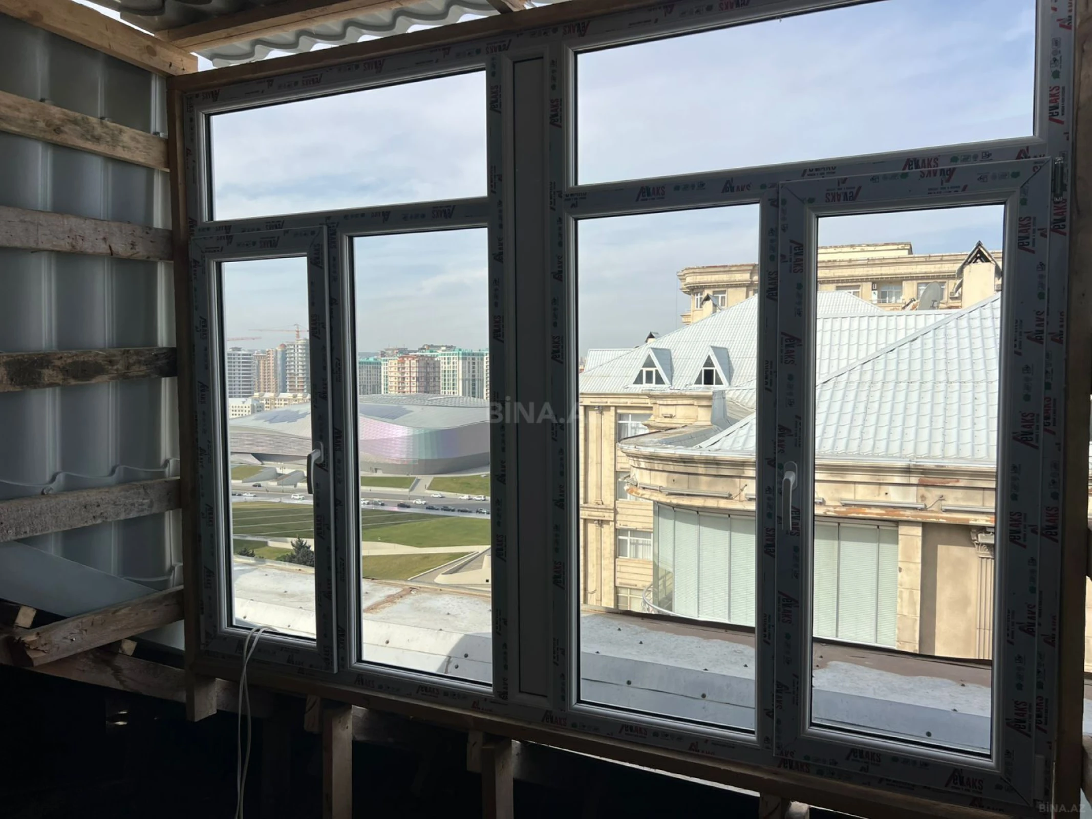 Satılır 3 otaqlı mənzil 103 m²