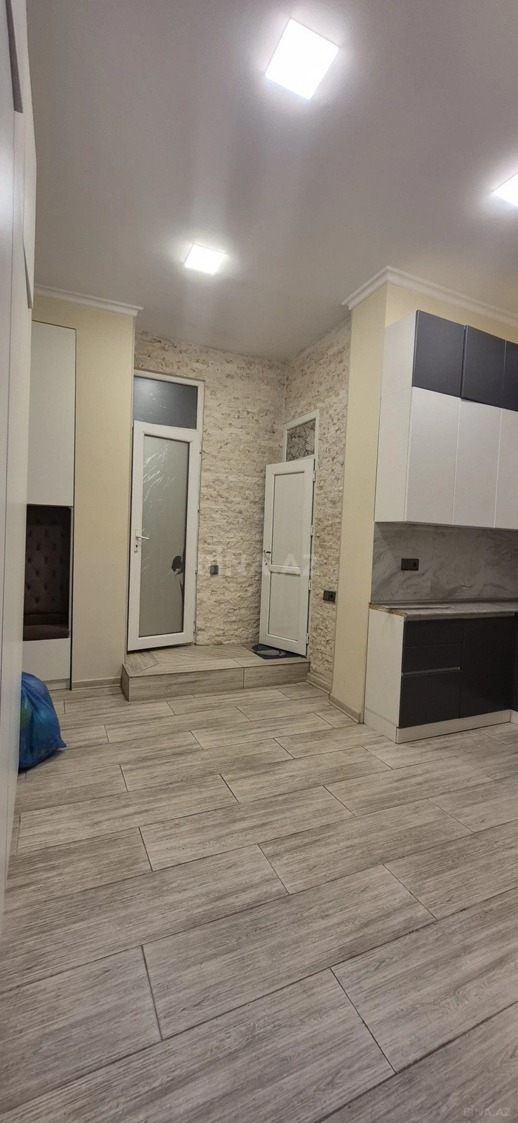 Kirayə verilir 2 otaqlı mənzil 60 m²