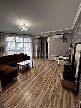 Kirayə verilir 2 otaqlı mənzil 86 m²