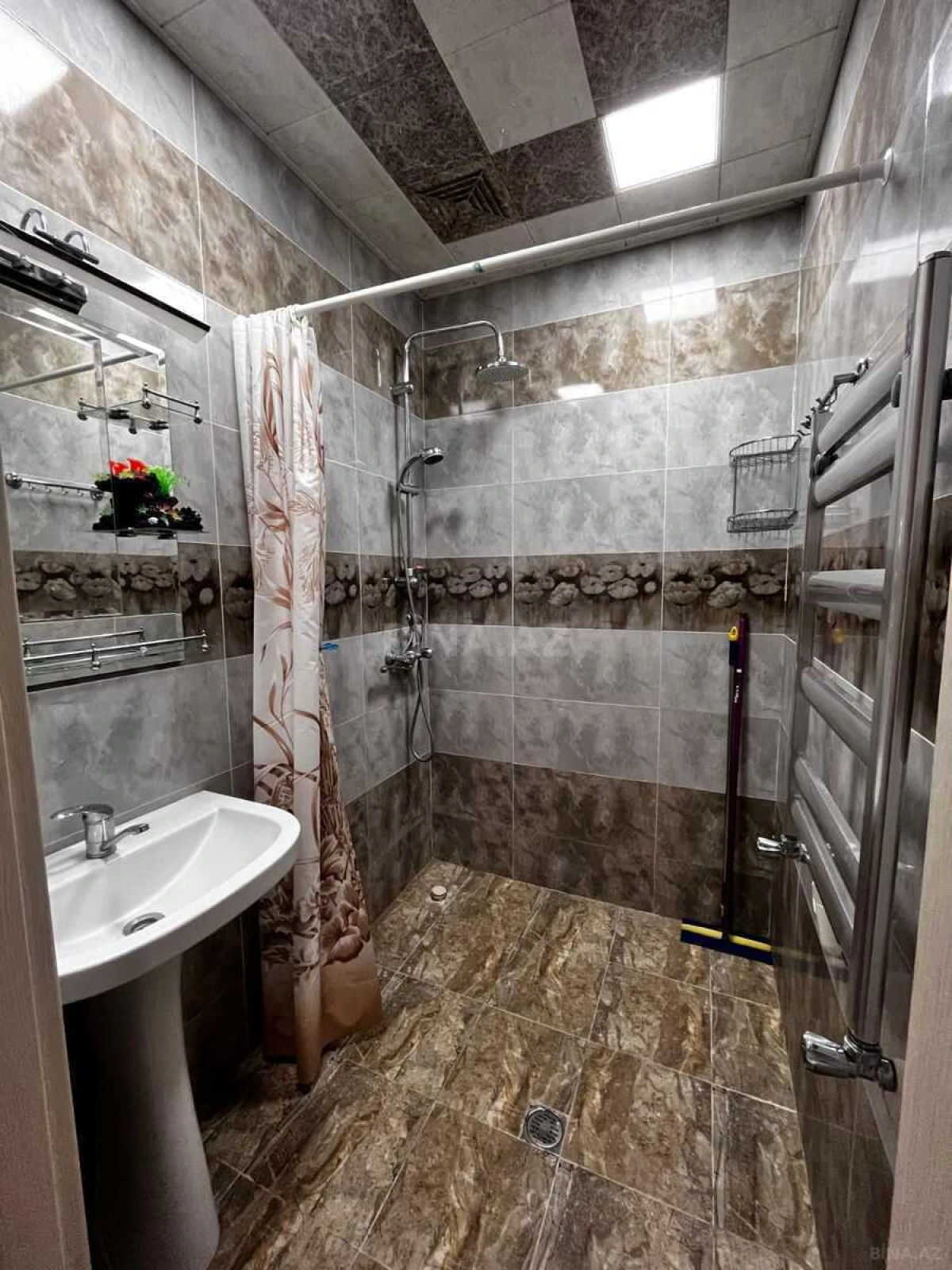 Kirayə verilir 2 otaqlı mənzil 86 m²