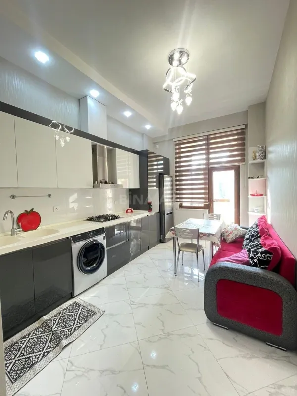 Kirayə verilir 2 otaqlı mənzil 80 m²