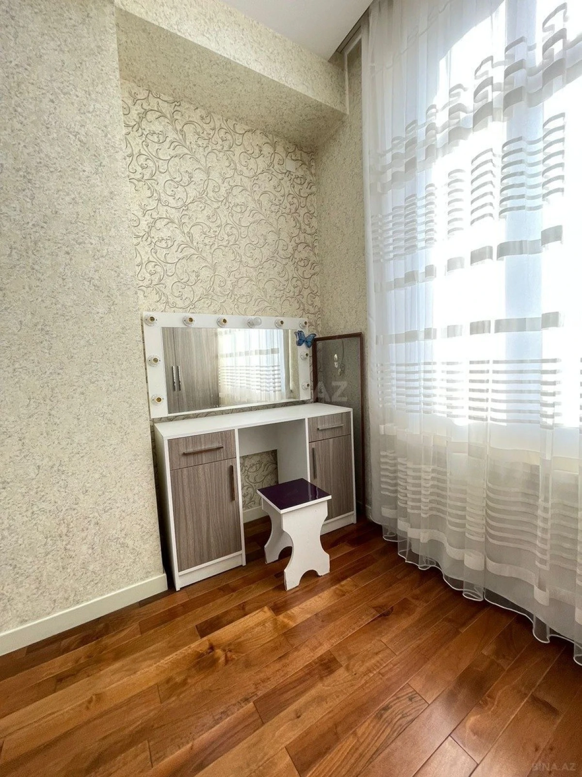 Kirayə verilir 2 otaqlı mənzil 80 m²