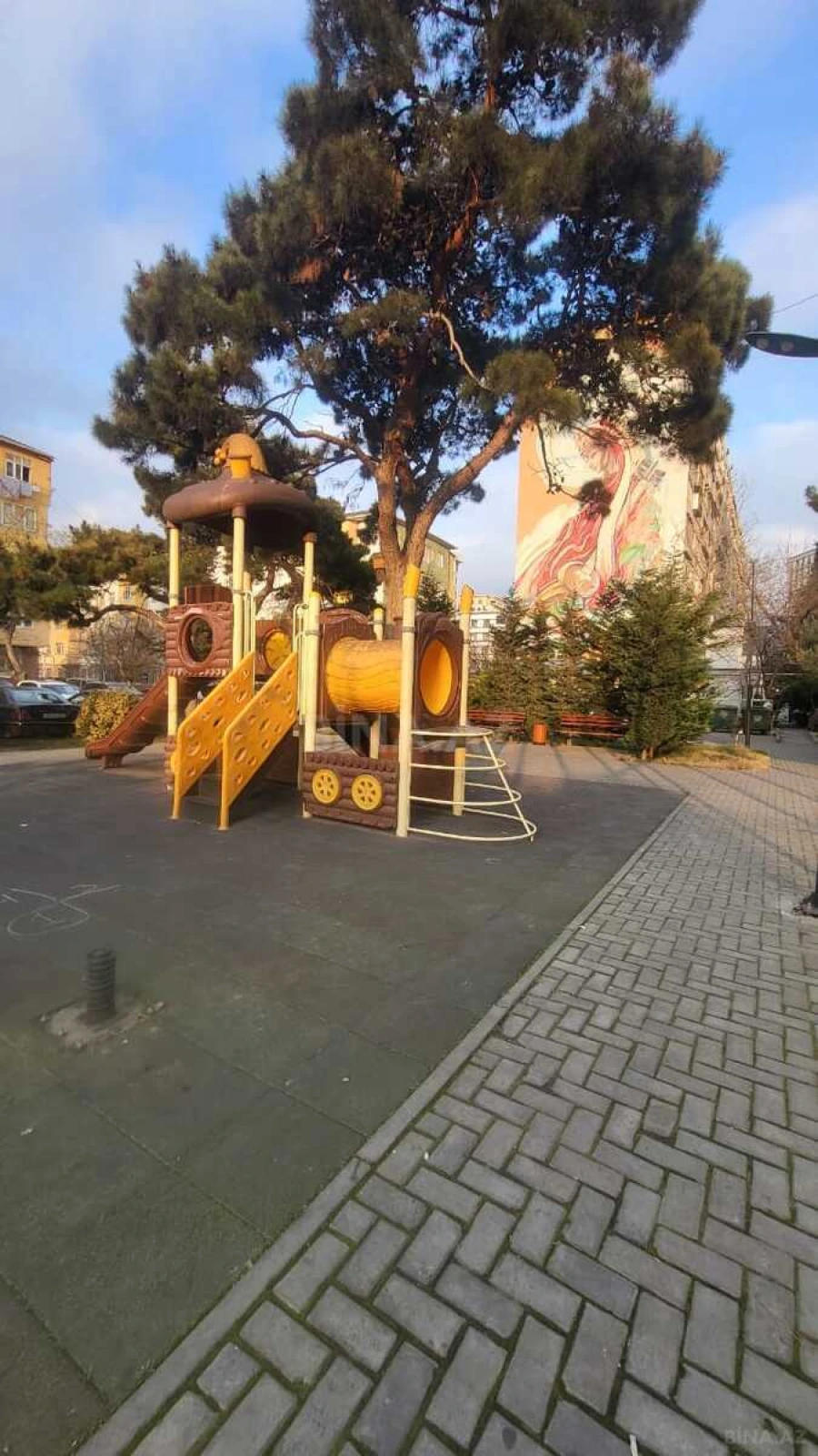 Satılır 3 otaqlı mənzil 90 m²