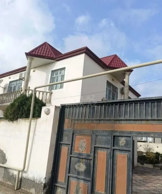 Satılır 7 otaqlı həyət evi 230 m²