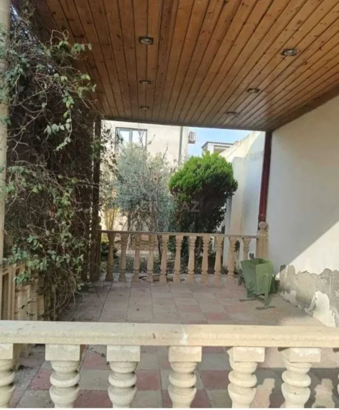 Satılır 7 otaqlı həyət evi 230 m²