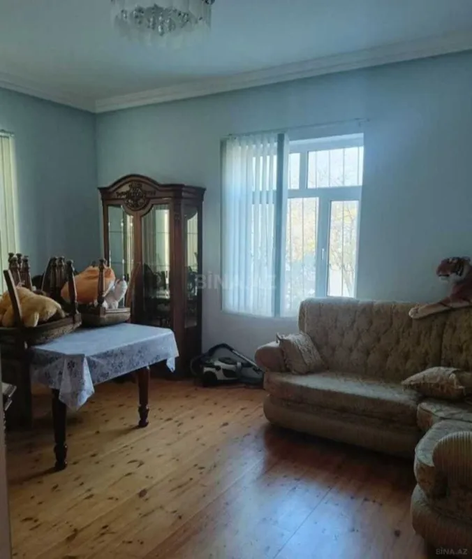 Satılır 7 otaqlı həyət evi 230 m²