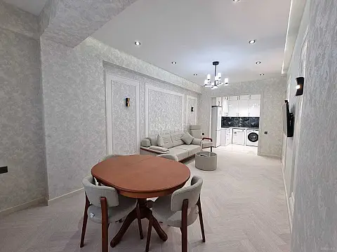 Kirayə verilir 2 otaqlı mənzil 70 m²