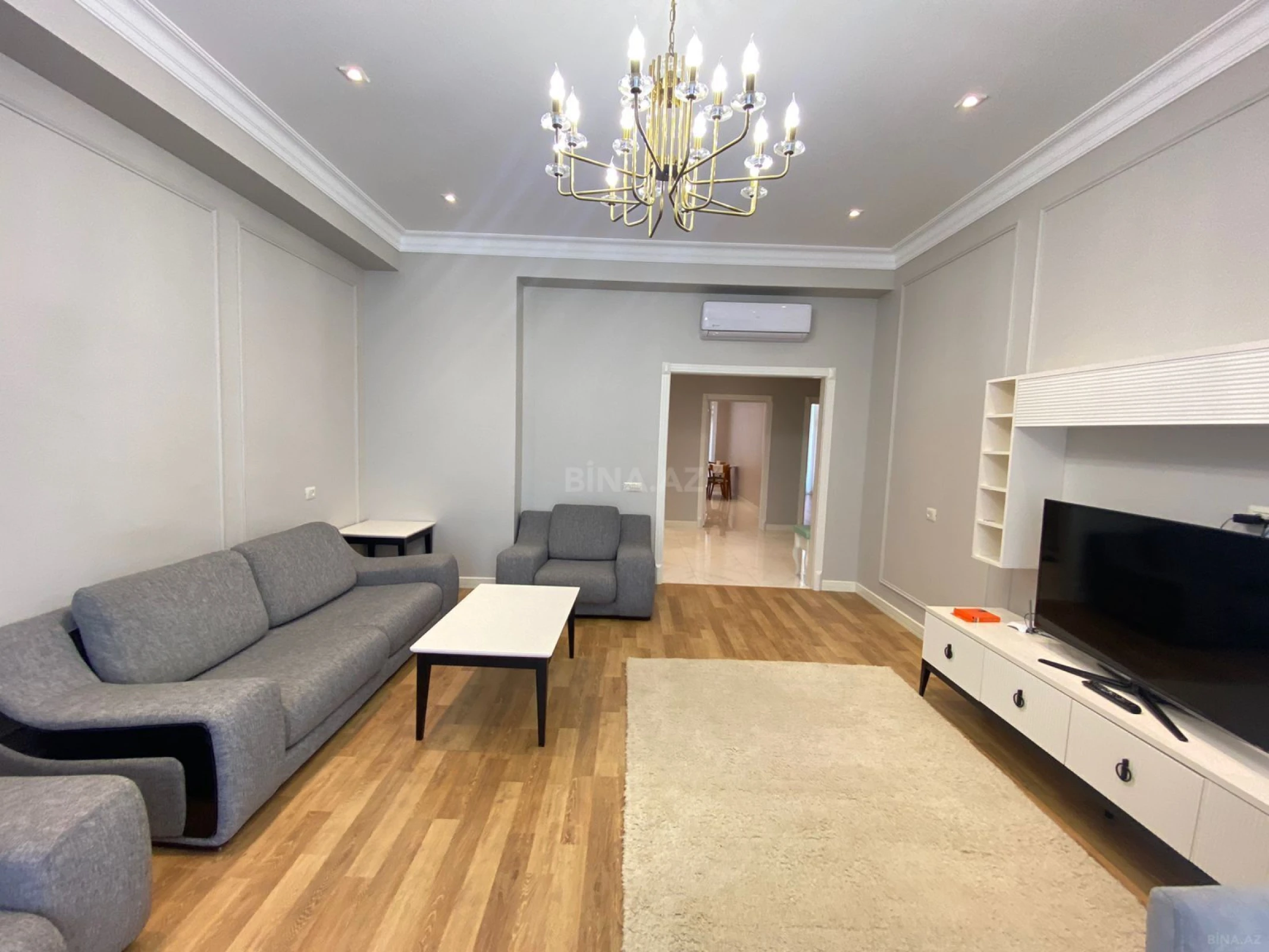 Kirayə verilir 4 otaqlı mənzil 200 m²
