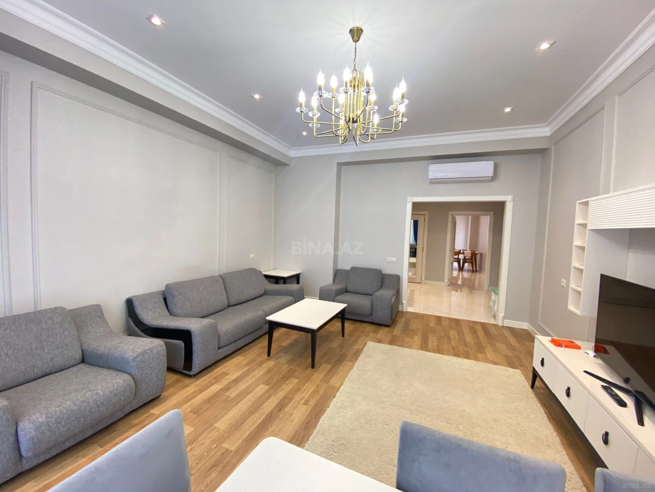Kirayə verilir 4 otaqlı mənzil 200 m²