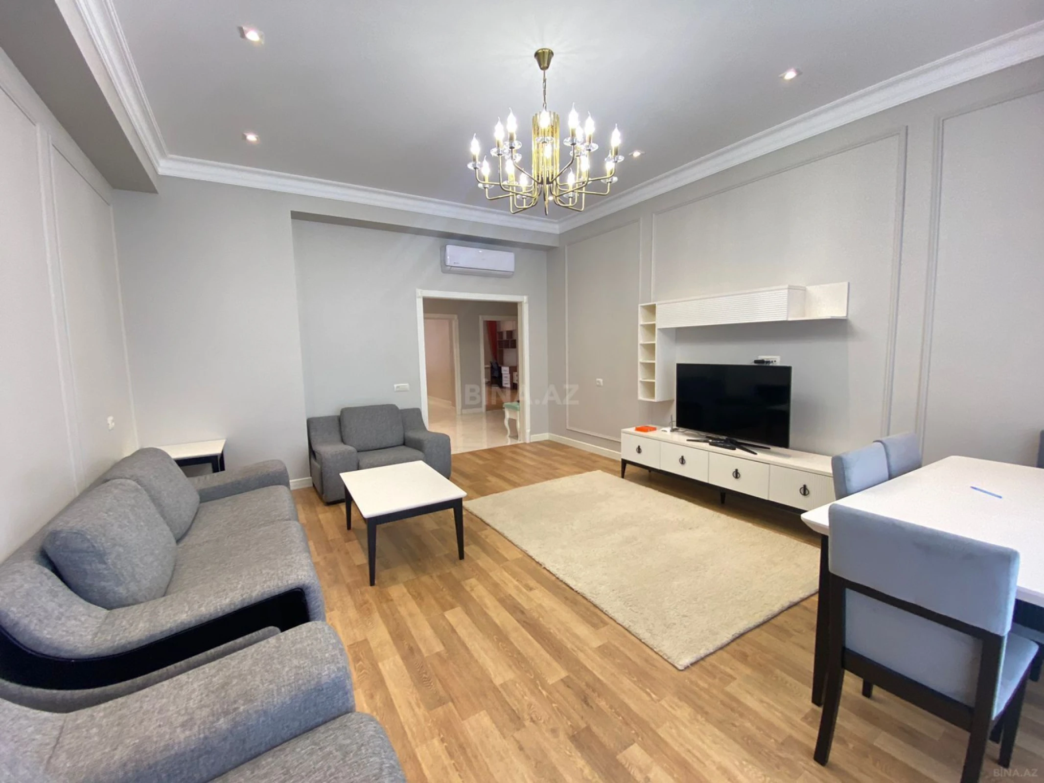 Kirayə verilir 4 otaqlı mənzil 200 m²