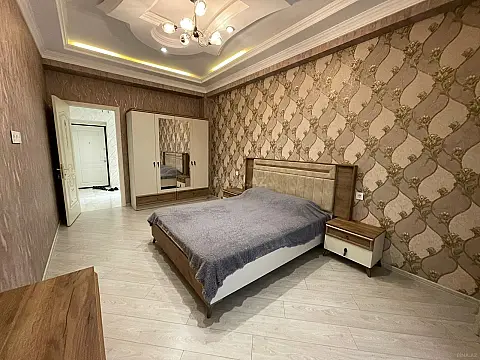 Kirayə verilir 2 otaqlı mənzil 95 m²