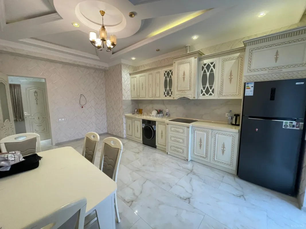 Kirayə verilir 2 otaqlı mənzil 95 m²