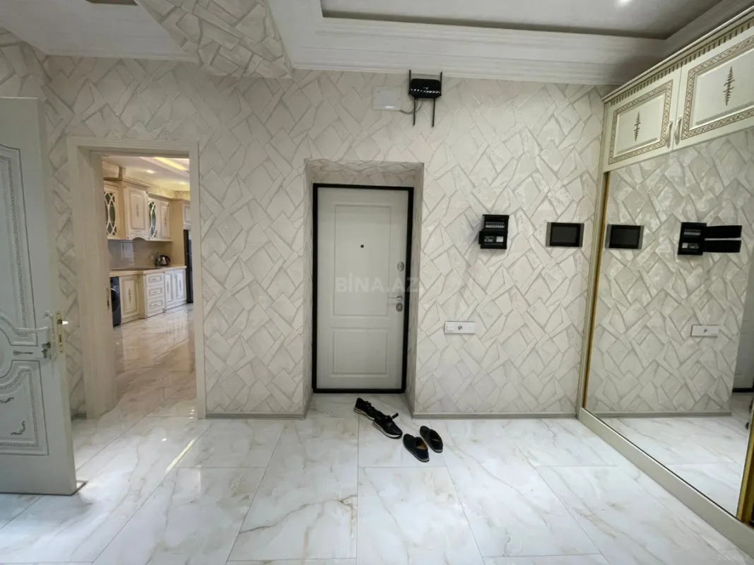 Kirayə verilir 2 otaqlı mənzil 95 m²