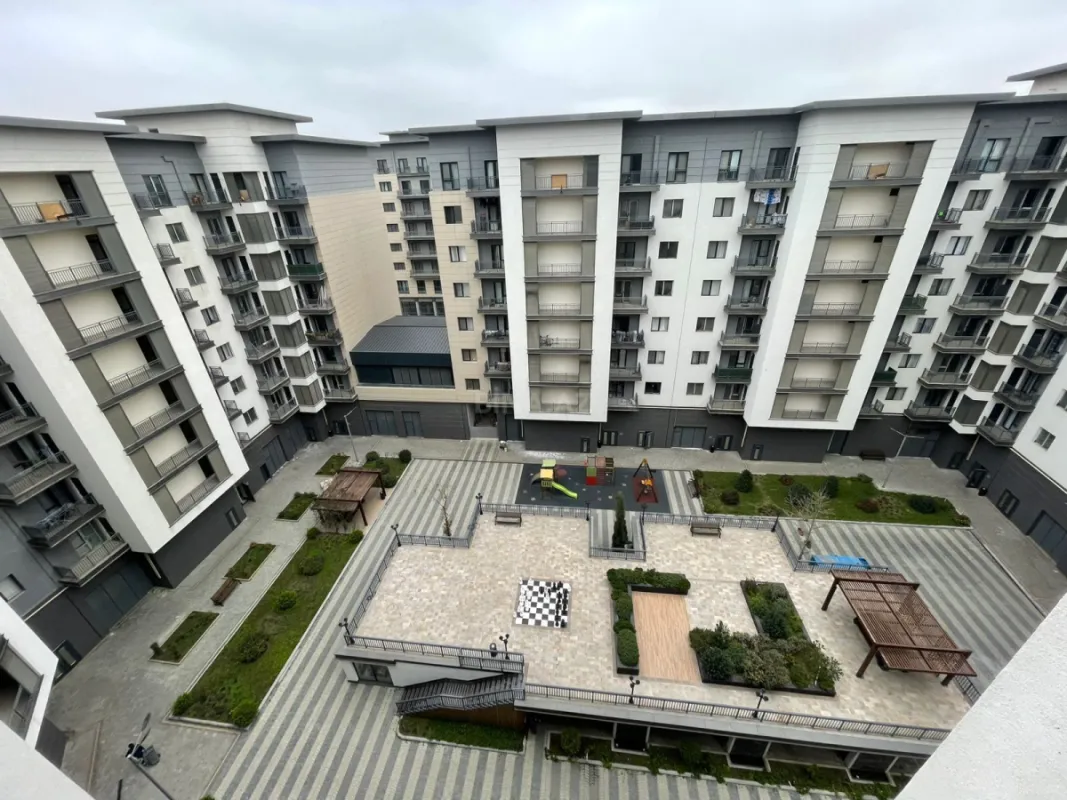 Kirayə verilir 2 otaqlı mənzil 95 m²