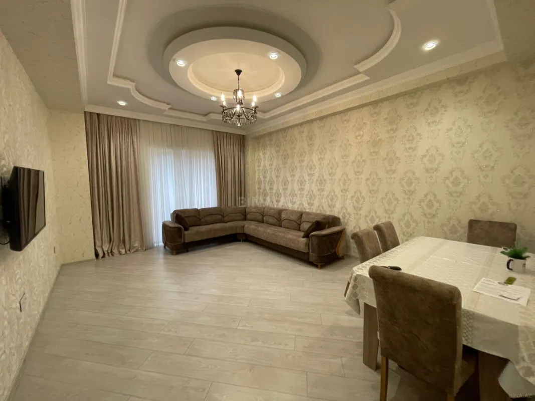 Kirayə verilir 2 otaqlı mənzil 95 m²