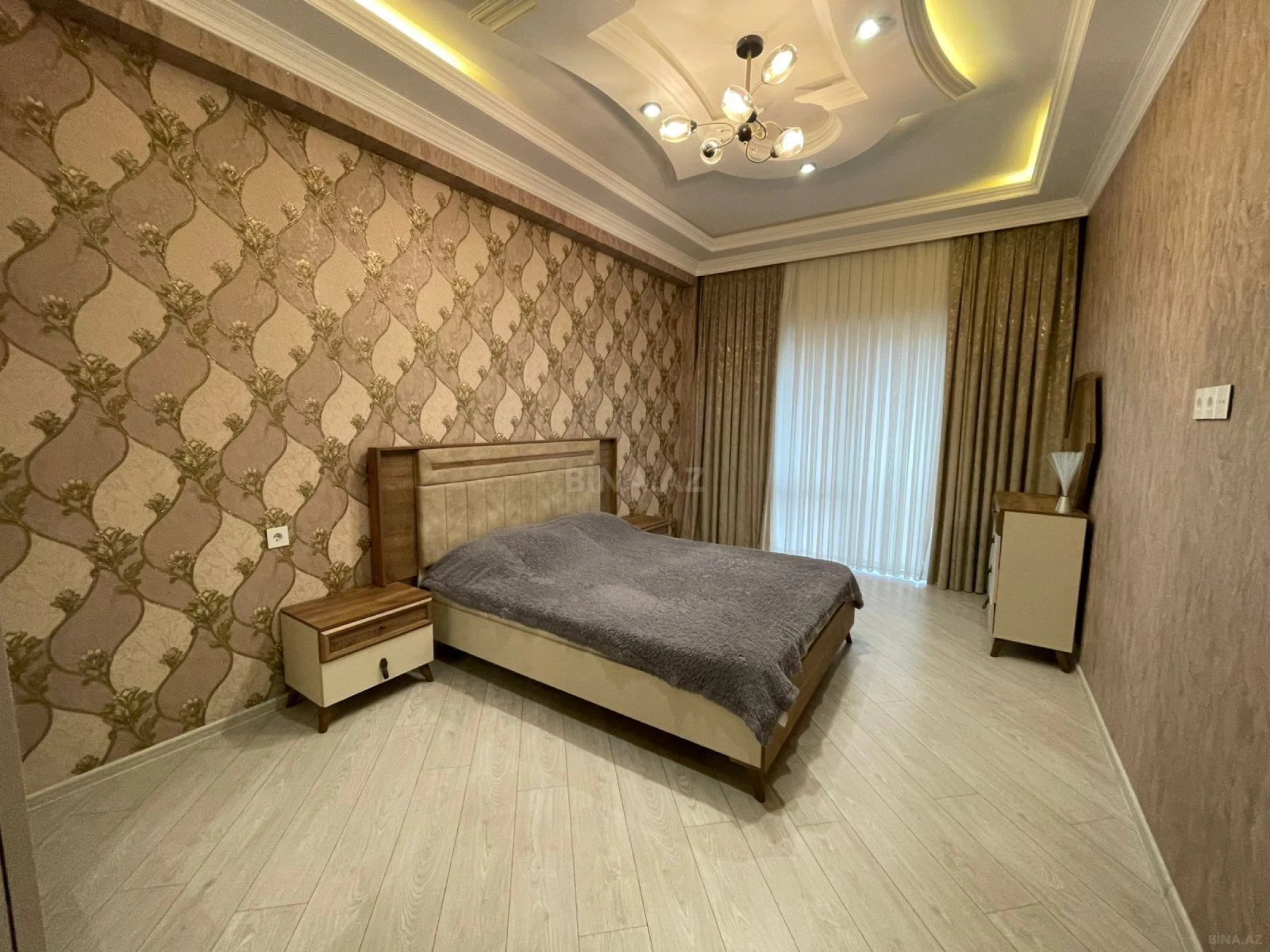 Kirayə verilir 2 otaqlı mənzil 95 m²