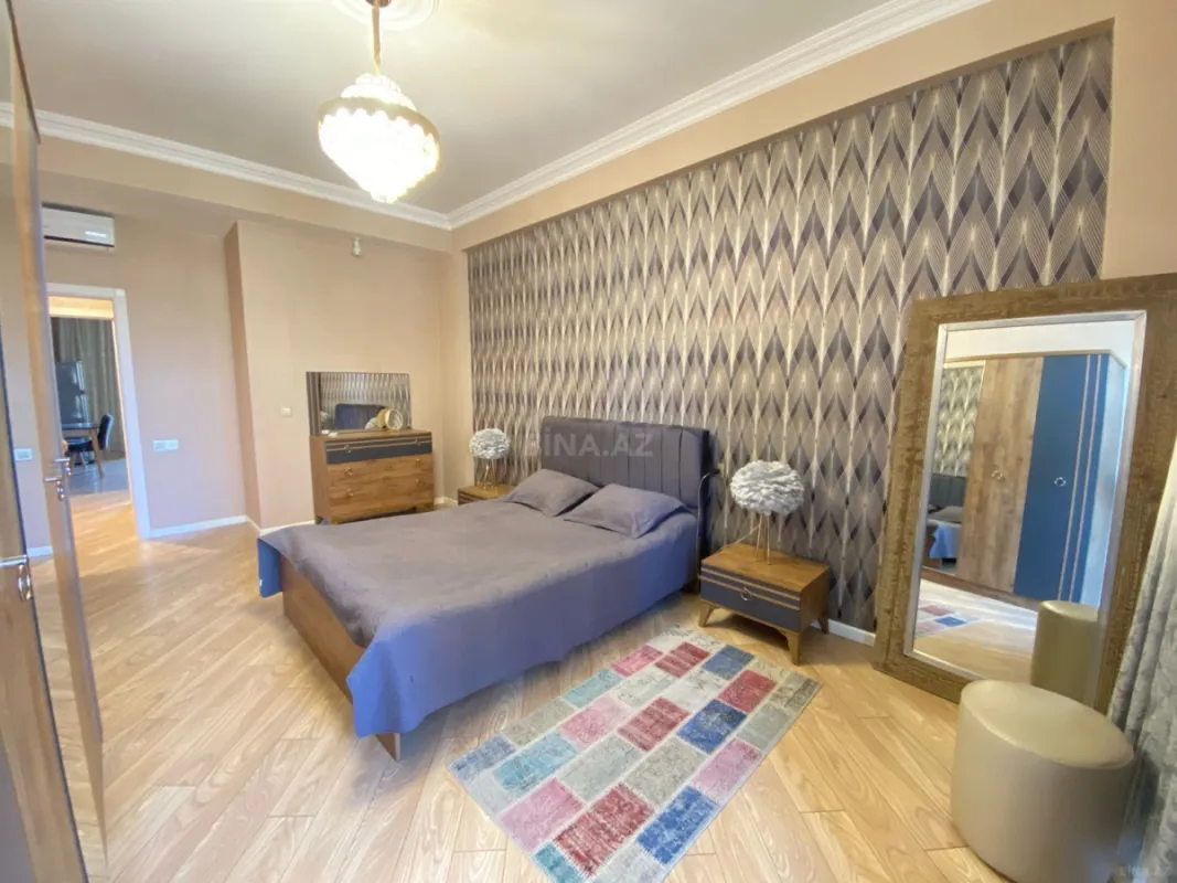 Kirayə verilir 2 otaqlı mənzil 90 m²