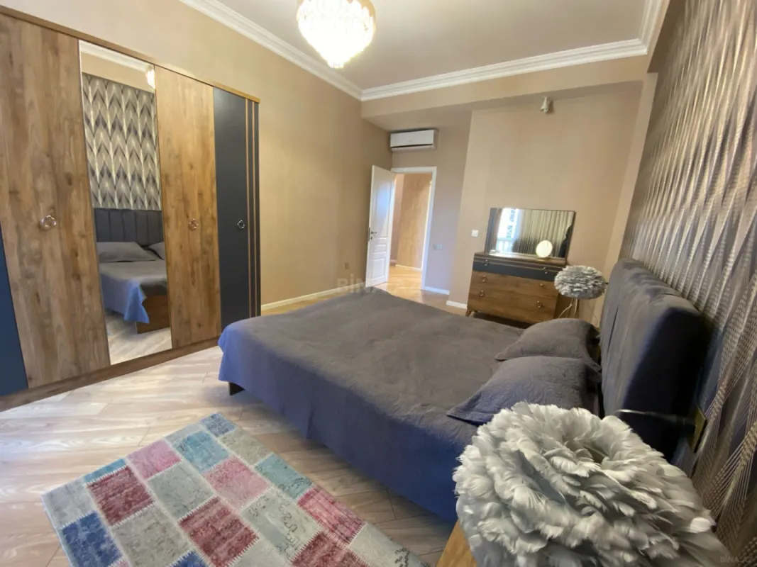 Kirayə verilir 2 otaqlı mənzil 90 m²