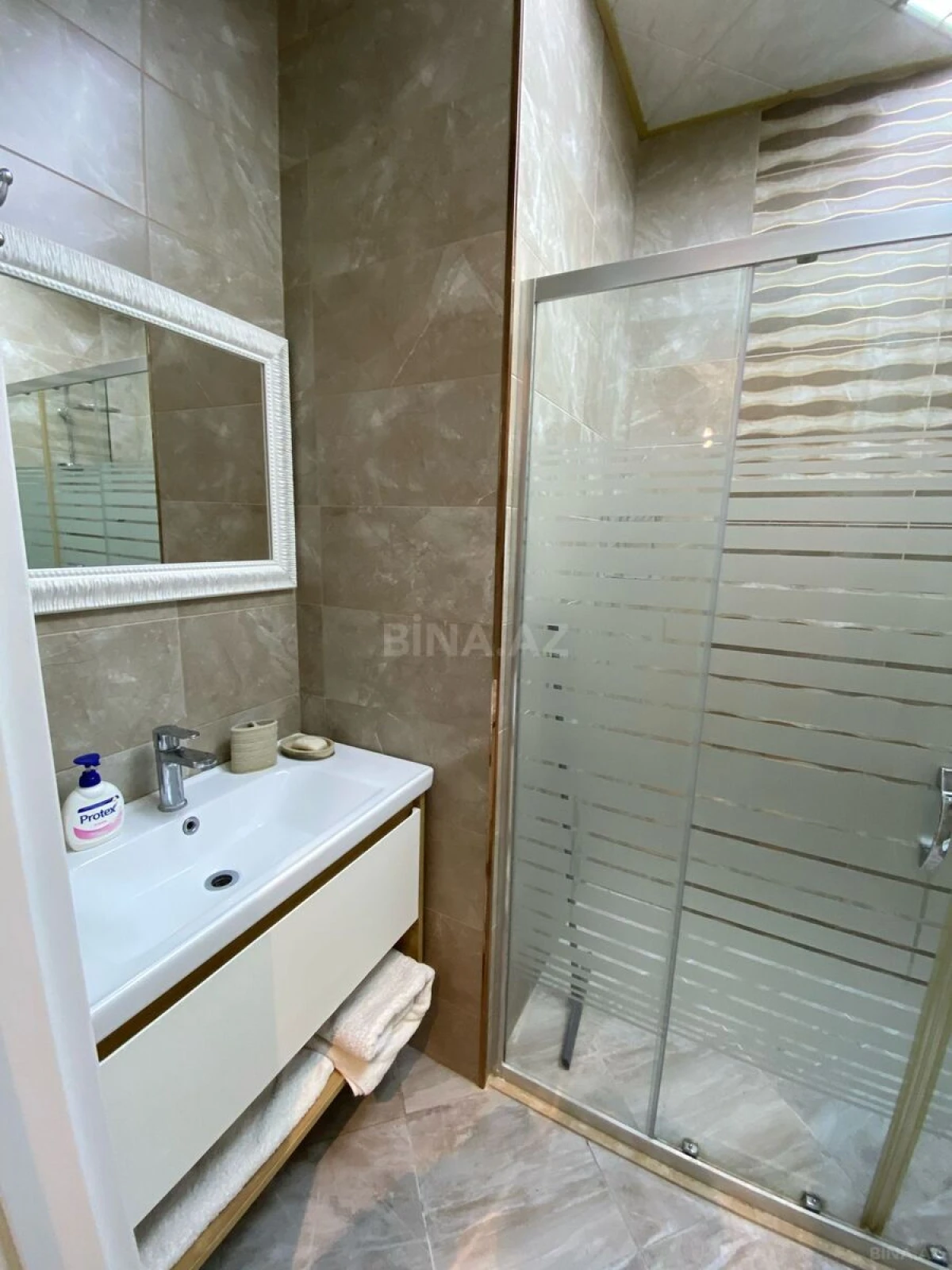 Kirayə verilir 2 otaqlı mənzil 90 m²