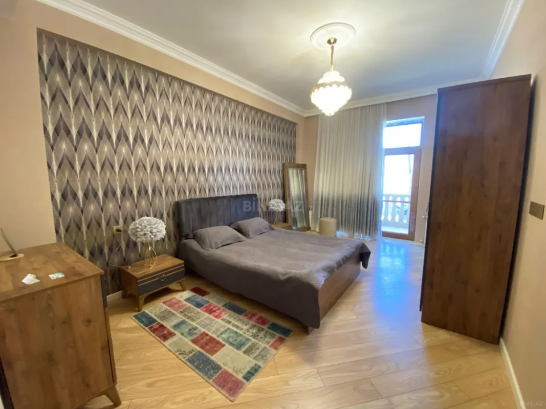 Kirayə verilir 2 otaqlı mənzil 90 m²