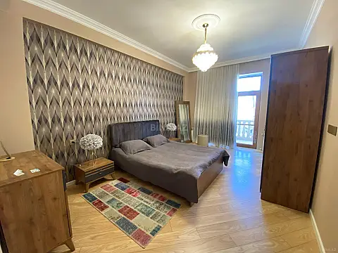 Kirayə verilir 2 otaqlı mənzil 90 m²