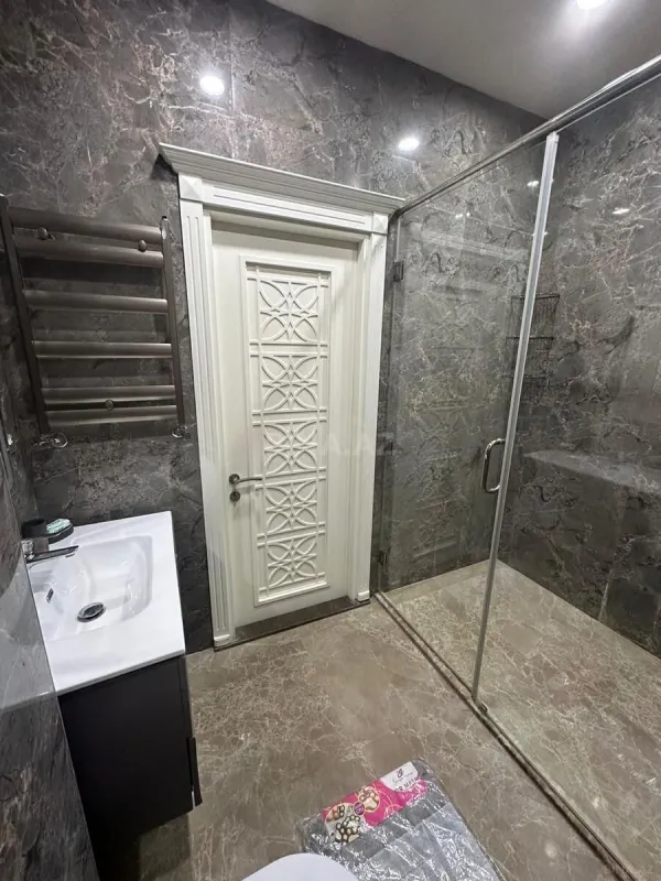 Kirayə verilir 3 otaqlı mənzil 150 m²