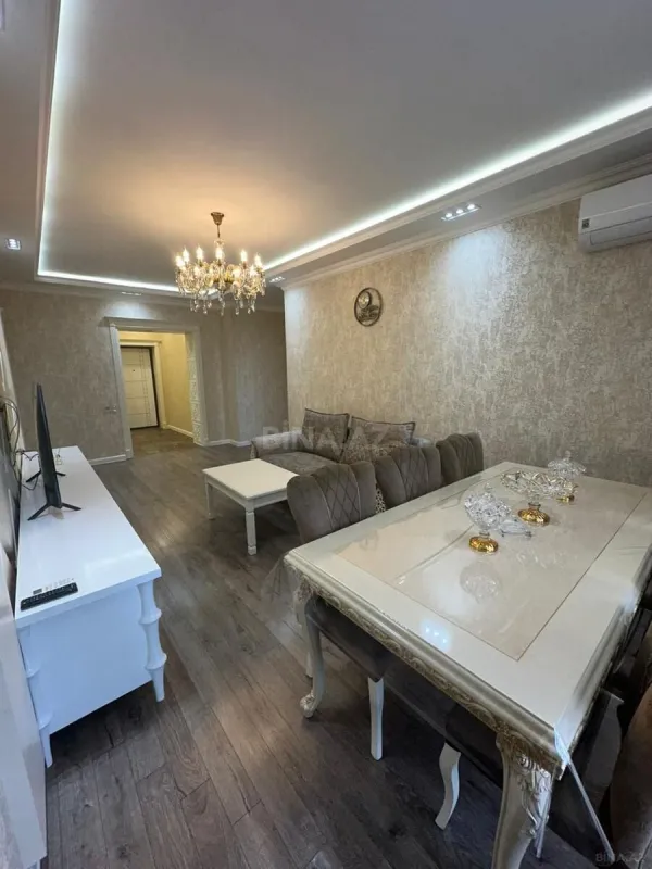 Kirayə verilir 3 otaqlı mənzil 150 m²