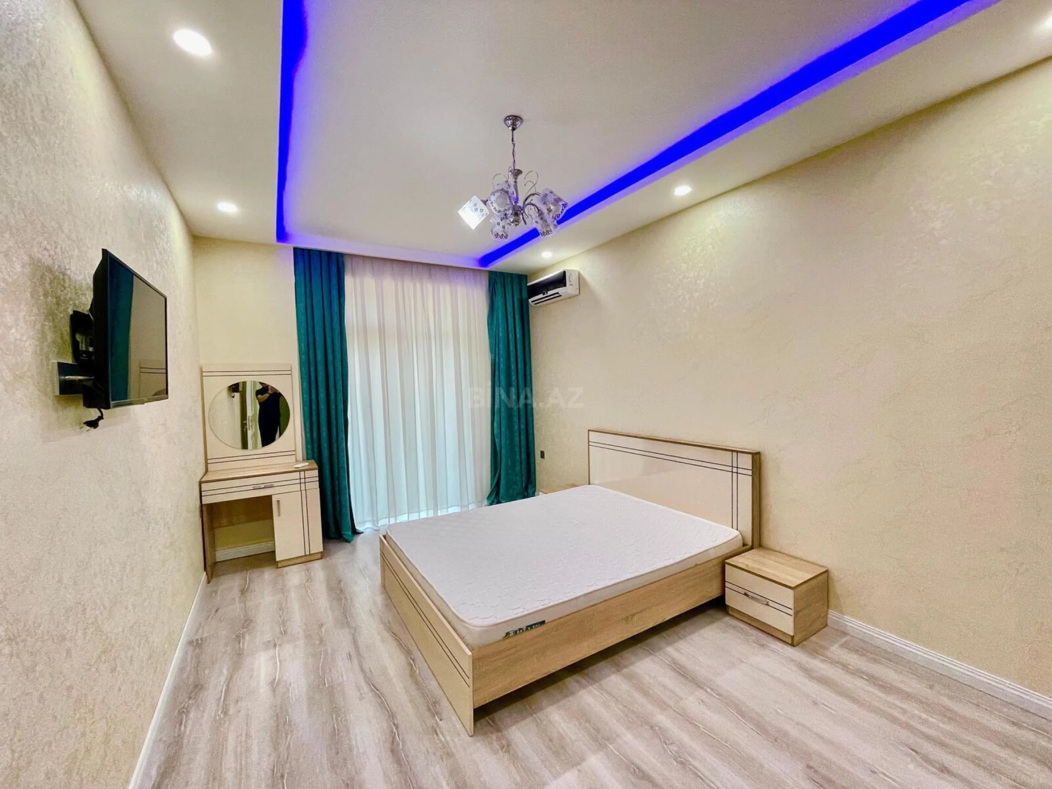 Kirayə verilir 3 otaqlı mənzil 150 m²