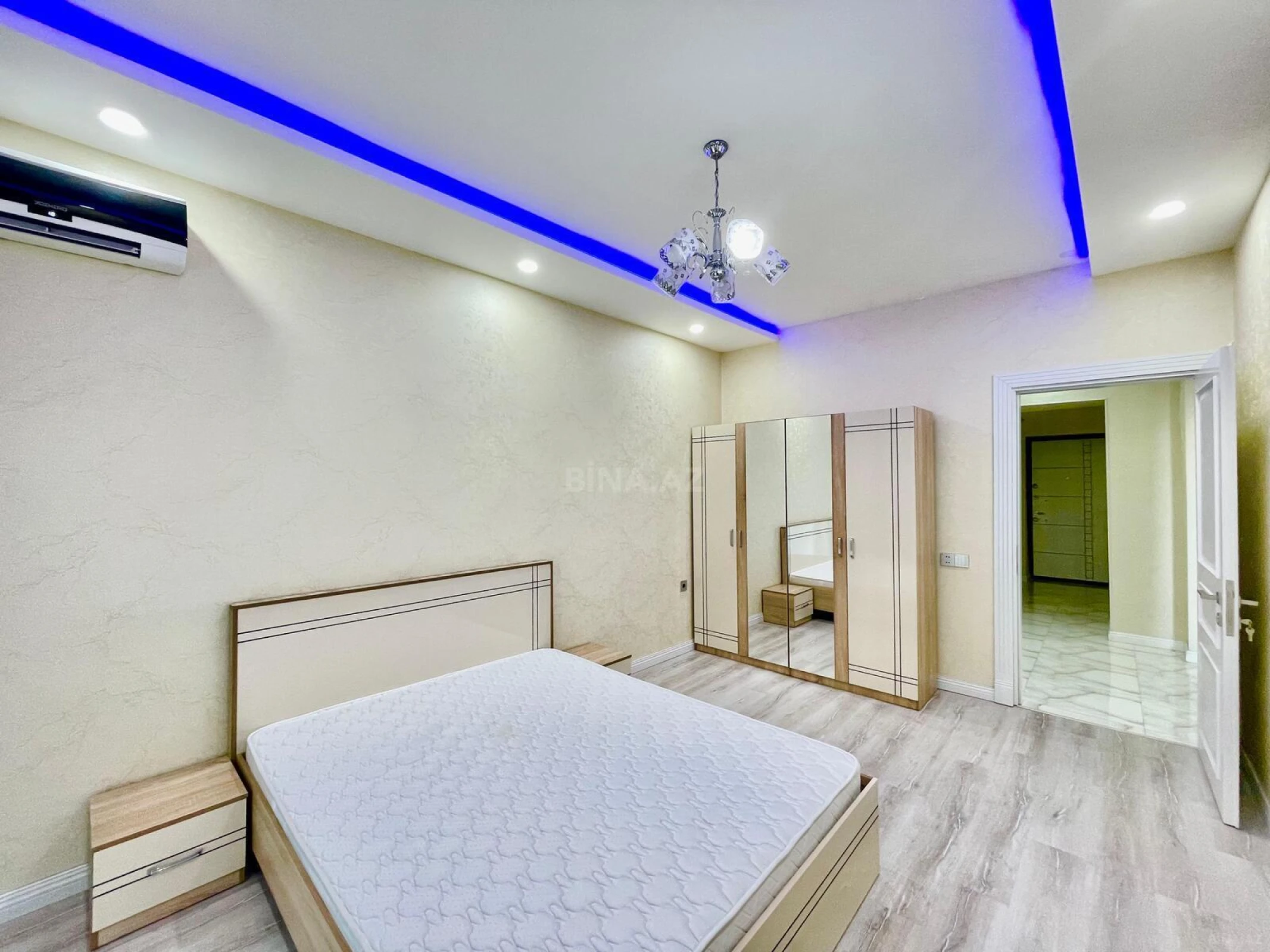 Kirayə verilir 3 otaqlı mənzil 150 m²