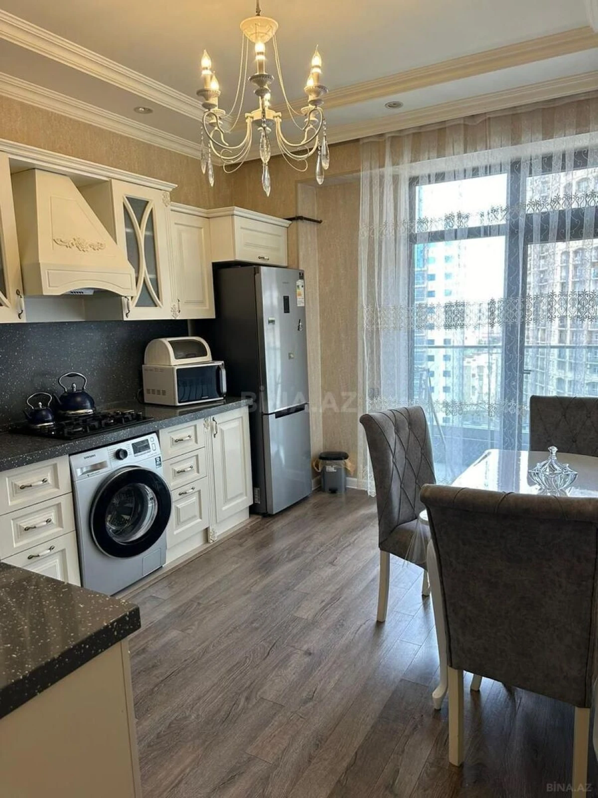 Kirayə verilir 3 otaqlı mənzil 150 m²