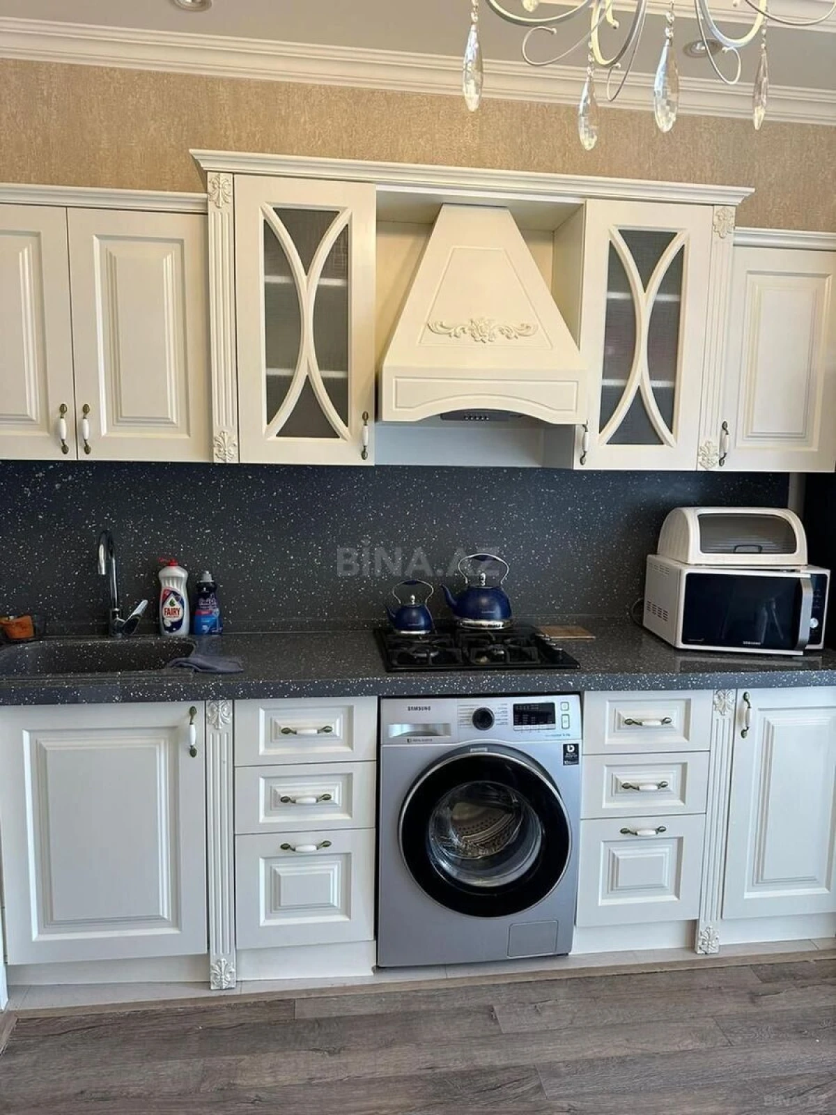 Kirayə verilir 3 otaqlı mənzil 150 m²